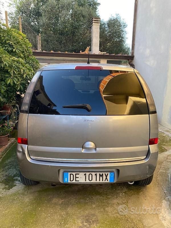 Usata Opel Meriva 2007 Grigio Monovolume