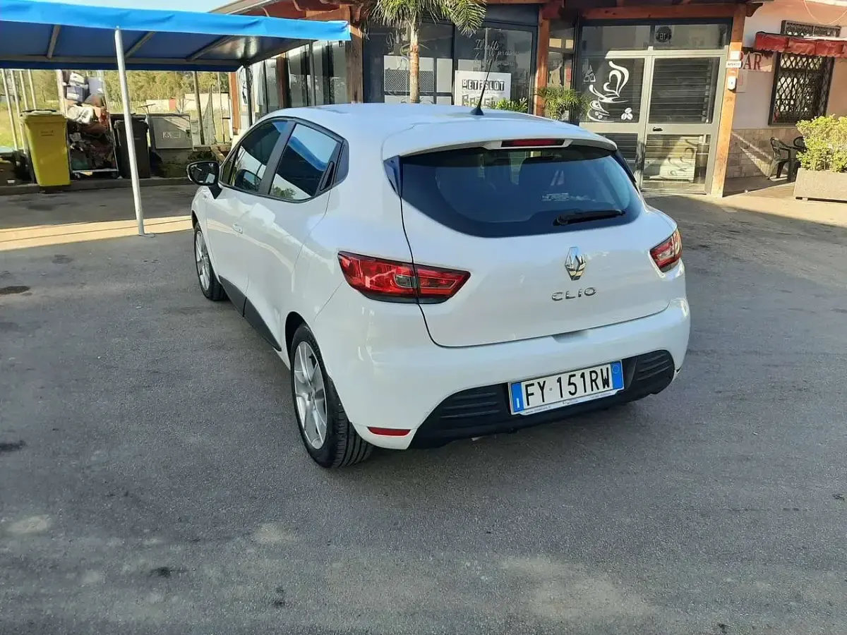 Usata Renault Clio IV Intens 75 CV (55 kW) 2017 Bianco Berlina