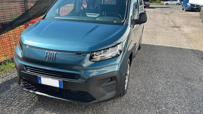 Usata Fiat Doblò 130 CV (95 kW) 2024 Verde Monovolume