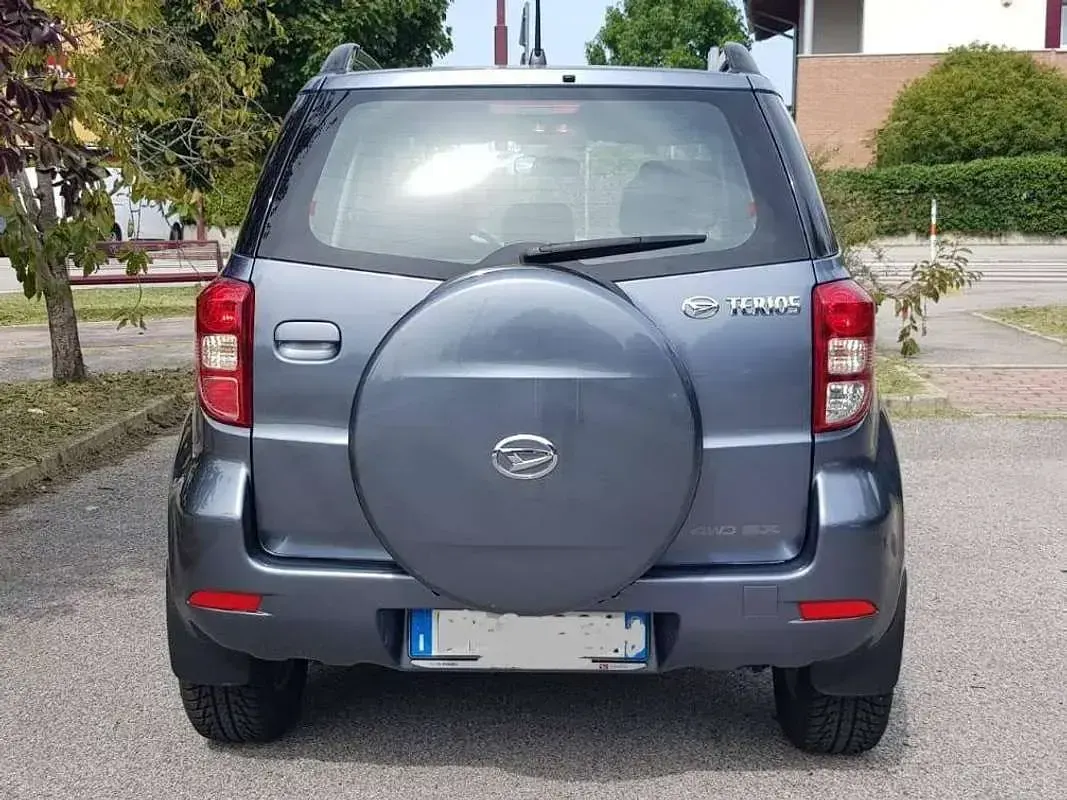 Usata Daihatsu Terios 105 CV (77 kW) 2009 Grigio SUV
