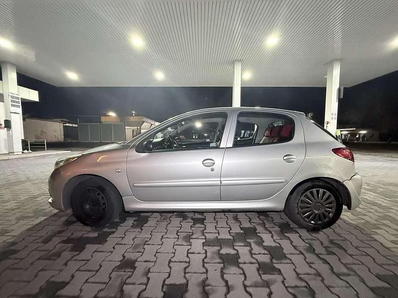 Usata Peugeot 206 60 CV (44 kW) 2011 Berlina