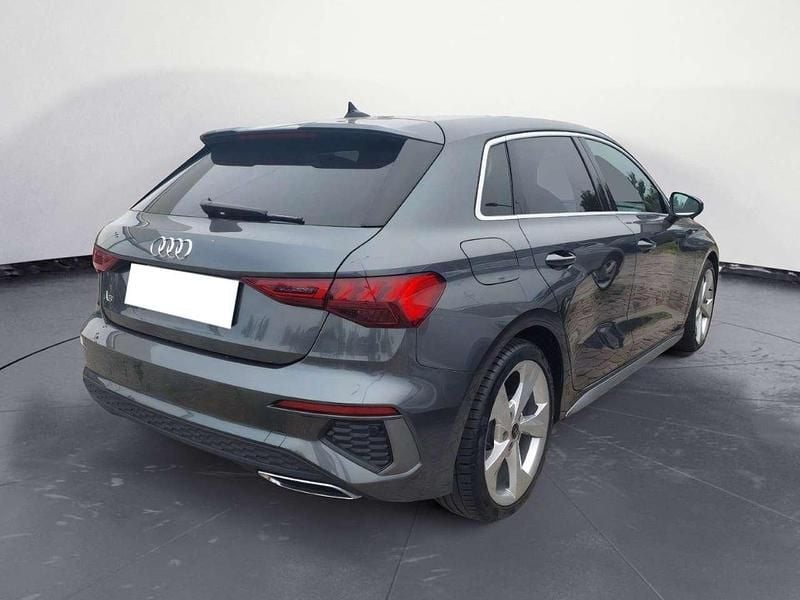 Begagnad Audi A3 Sportback S-Line 150 HK (110 kW) 2024 Grå Halvkombi