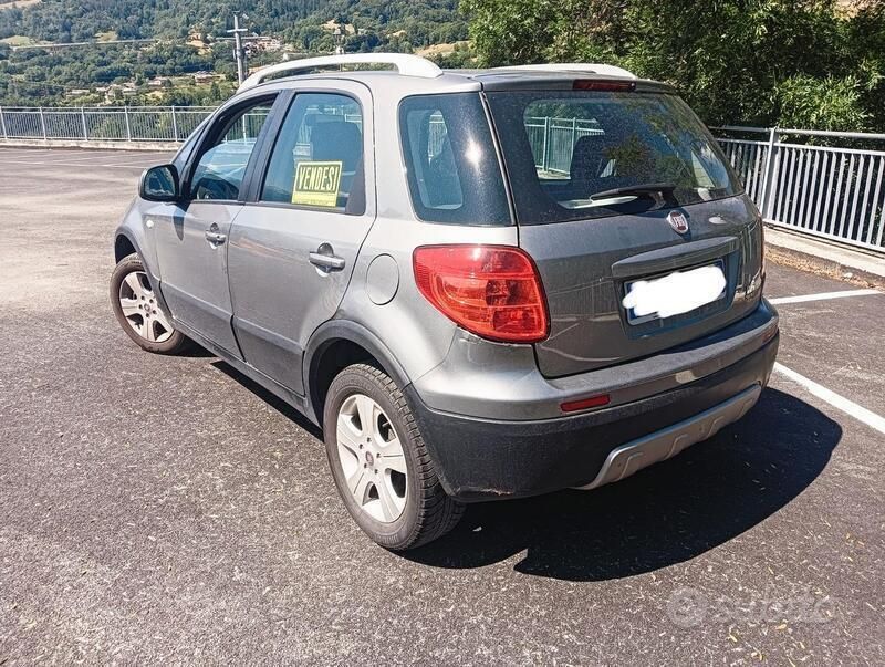 Grigio Usata 2008 Fiat Sedici Emotion SUV | 5000 € (Buon prezzo) - Immagine 1/4