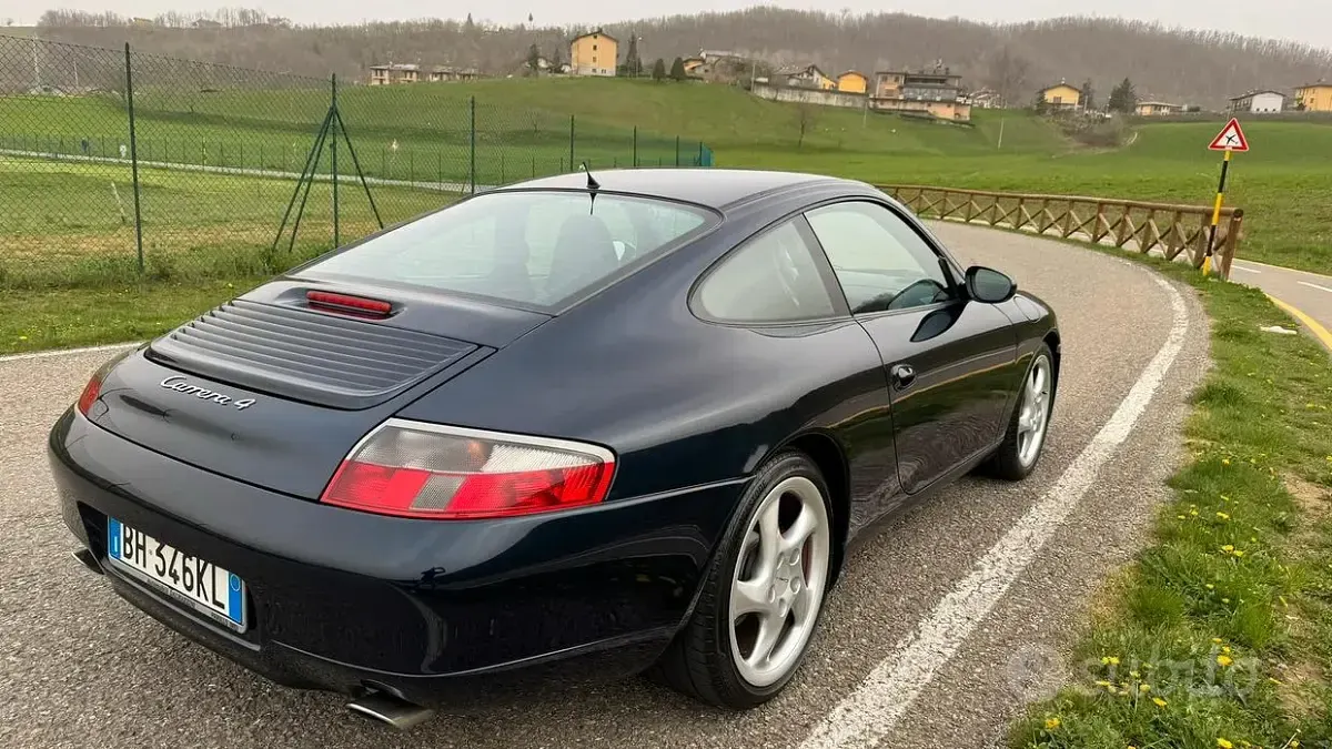 Usata Porsche 911 Carrera 4 300 CV (220 kW) 2000 Bluazzurro Coupé