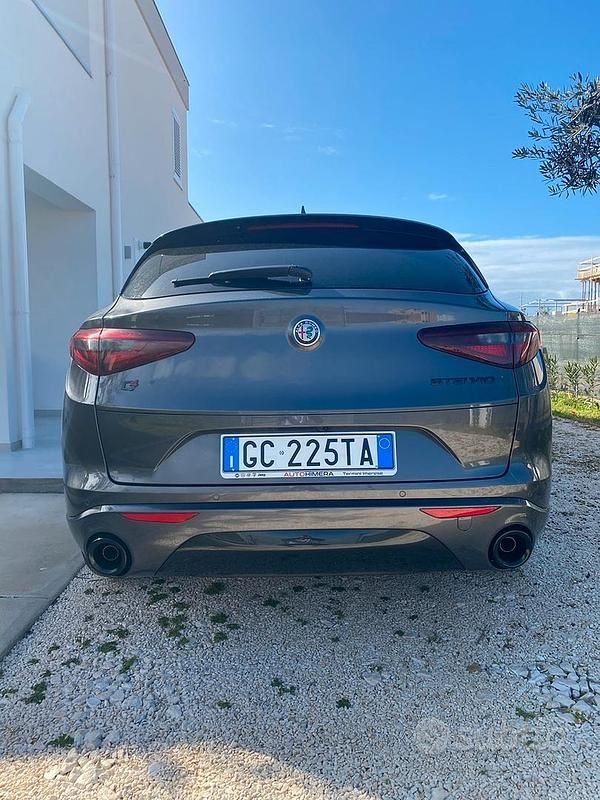 Usata Alfa Romeo Stelvio Veloce 210 CV (154 kW) 2021 Grigio SUV
