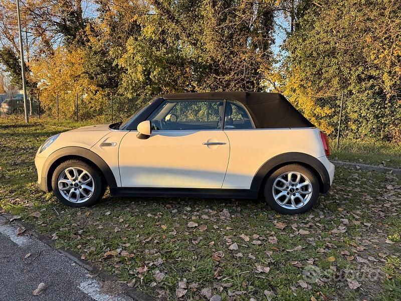 Usata Mini Cooper Cabriolet 136 CV (100 kW) 2015 Bianco Cabrio