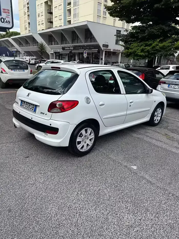 Usata Peugeot 206 60 CV (44 kW) 2012 Bianco Berlina