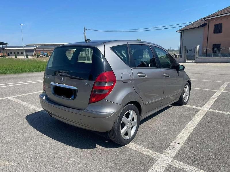 Usata Mercedes 180 Avantgarde 109 CV (80 kW) 2006 Berlina