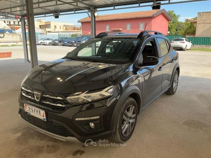 Nero Usata 2022 Dacia Sandero Expression Tre volumi | 13.500 € (Buon prezzo) - Immagine 1/4