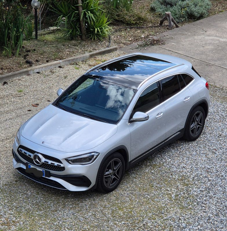 Grigio Usata 2021 Mercedes GLA200 Premium SUV | 37.500 € (Molto cara) - Immagine 1/4
