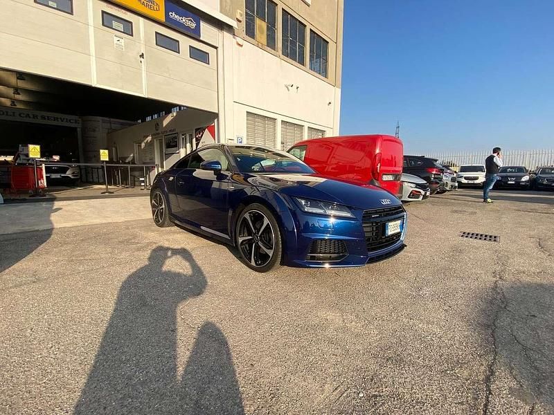 Blu metallizzato Usata 2017 Audi TT S-Line Coupé | 32.000 € (Buon prezzo) - Immagine 1/4