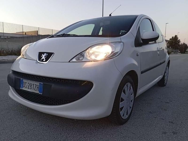 Usata Peugeot 107 Access 68 CV (50 kW) 2009 Utilitaria