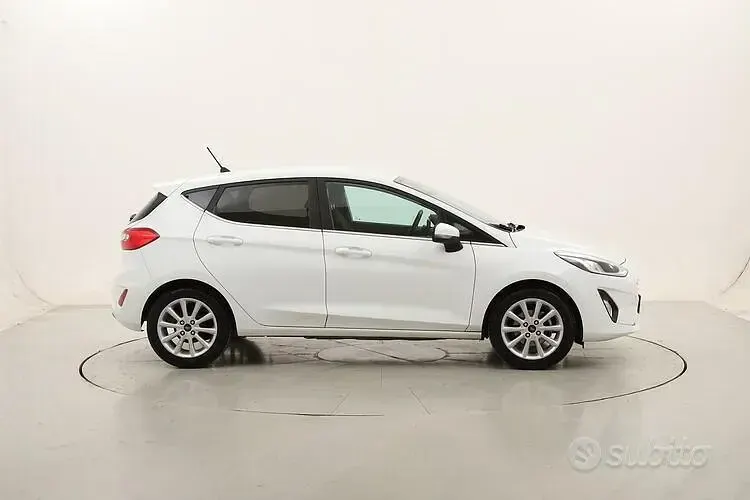 Usata Ford Fiesta Titanium 86 CV (63 kW) 2019 Bianco Utilitaria