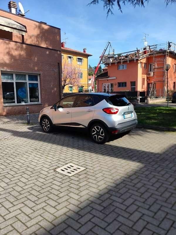 Usata Renault Captur 90 CV (66 kW) 2014 Argento SUV