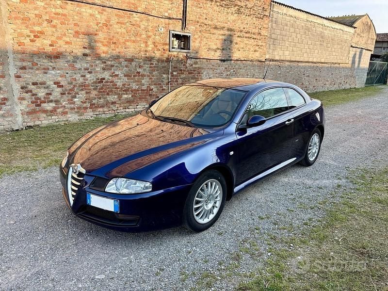 Usata Alfa Romeo GT Distinctive 165 CV (121 kW) 2006 Blu Coupé