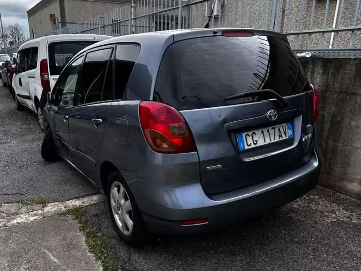 Usata Toyota Corolla Verso 110 CV (80 kW) 2003 Other Monovolume