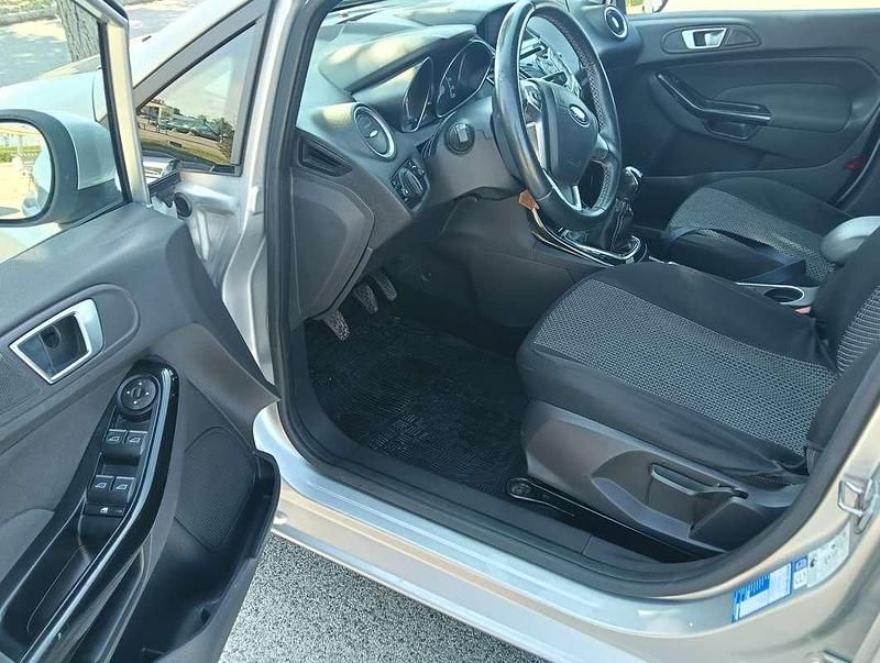 Usata Ford Fiesta Business Edition 69 CV (50 kW) 2017 Argento Berlina