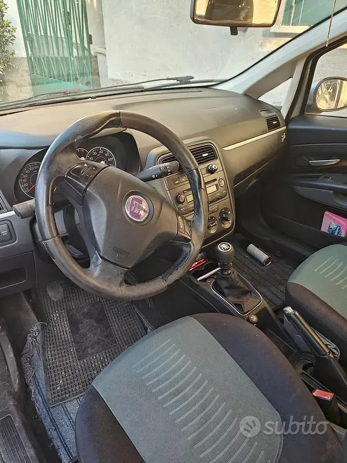 Usata Fiat Grande Punto Active 65 CV (47 kW) 2008 Grigio Utilitaria