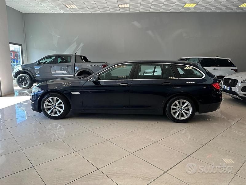 Usata BMW 520 Luxury Line 190 CV (139 kW) 2016 Blu Station wagon