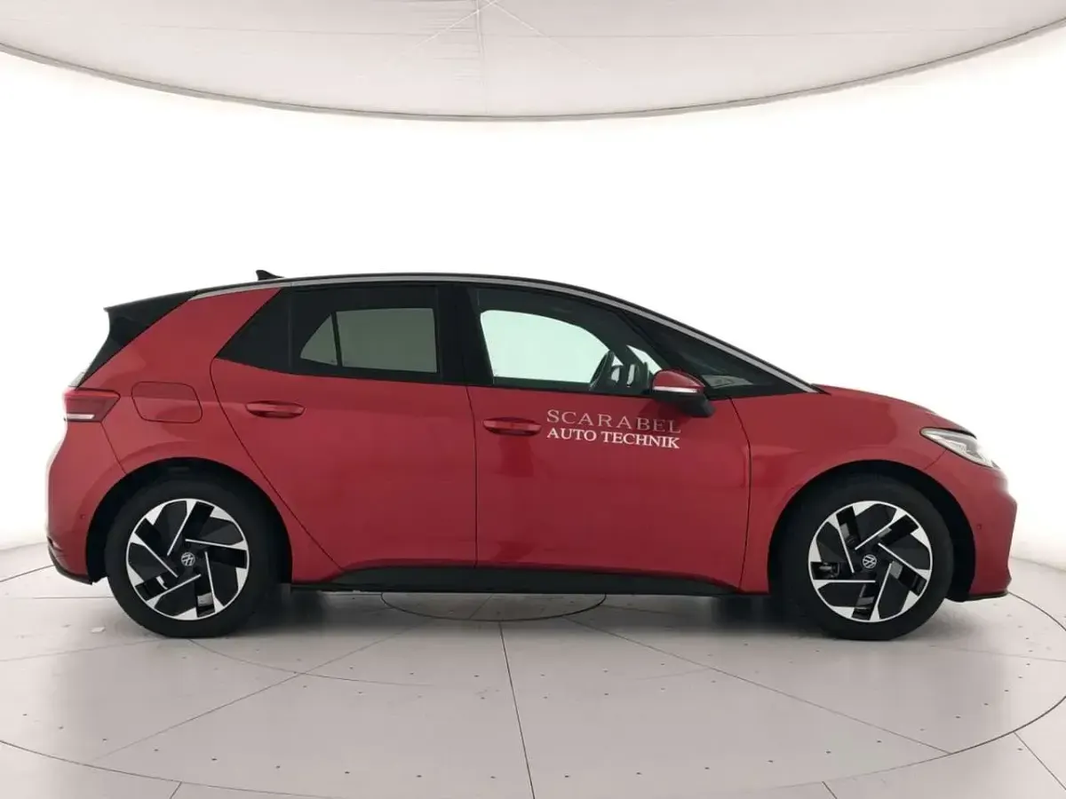 Usata VW ID.3 Pro Performance 69 kW (95 CV) 2025 Kings red metallizzato nero Utilitaria
