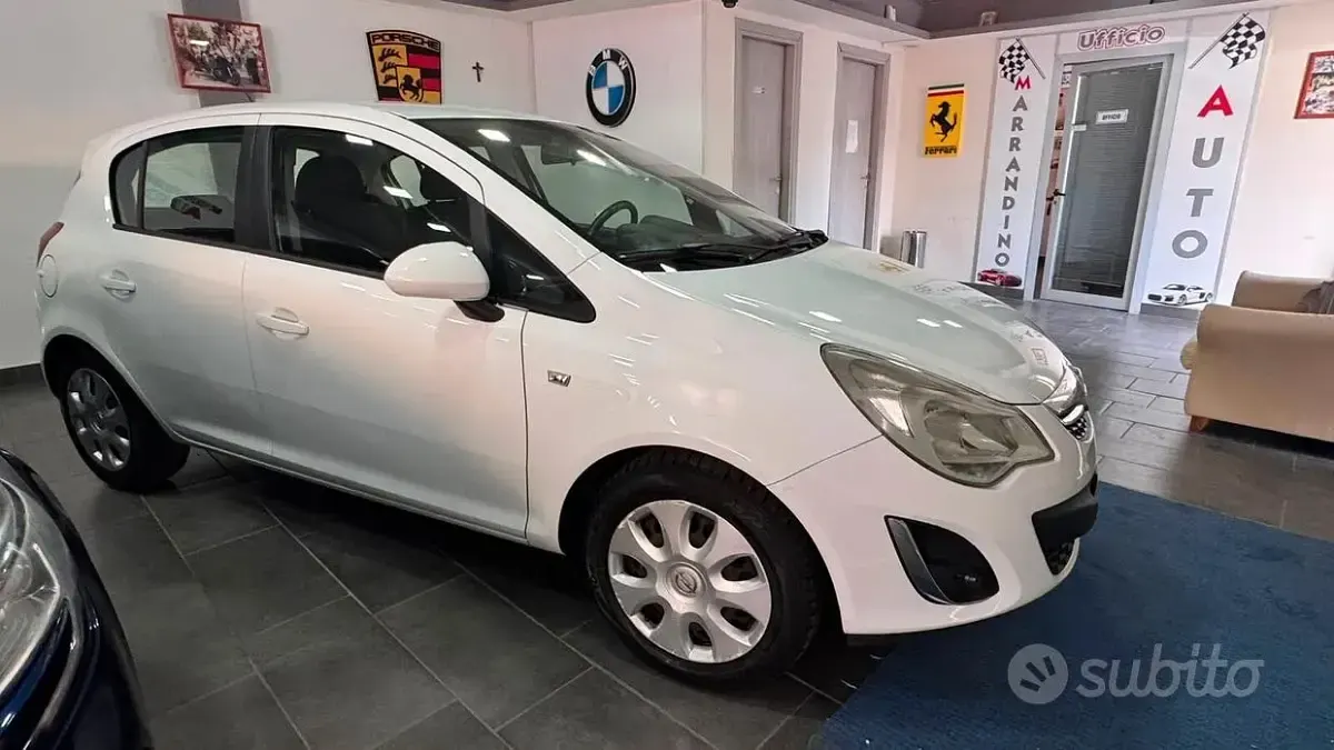 Usata Opel Corsa Edition 75 CV (55 kW) 2013 Bianco Utilitaria