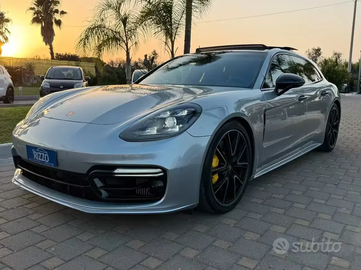 Usata Porsche Panamera Sport Turismo 441 CV (324 kW) 2021 Grigio Station wagon