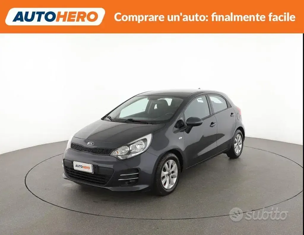 Usata Kia Rio 75 CV (55 kW) 2017 Grigio Berlina