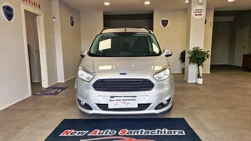 Usata Ford Tourneo Courier 95 CV (69 kW) 2014 Argento Monovolume