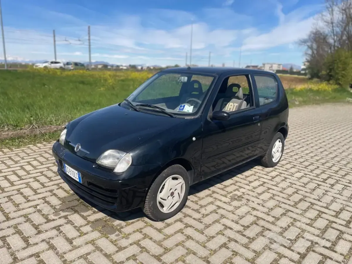 Usata Fiat 600 Anniversary 54 CV (39 kW) 2008 Utilitaria