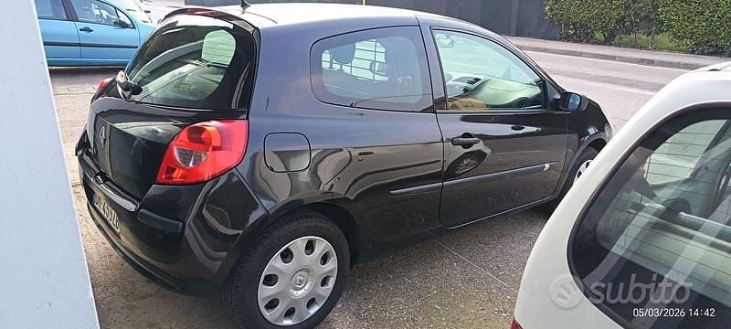 Usata Renault Clio II 75 CV (55 kW) 2008 Nero Furgone
