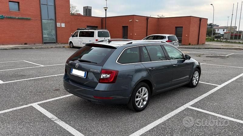 Usata Skoda Octavia Executive 116 CV (85 kW) 2017 Grigio Station wagon