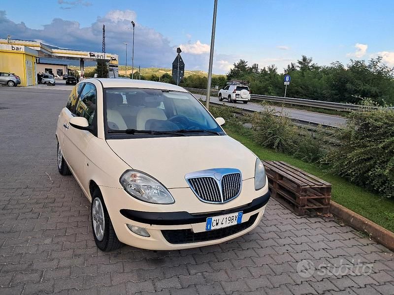 Usata Lancia Ypsilon 80 CV (58 kW) 2005 Utilitaria