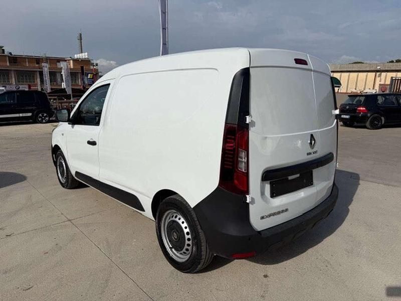 Usado Renault Express 75 CV (55 kW) 2022 Blanco Monovolumen