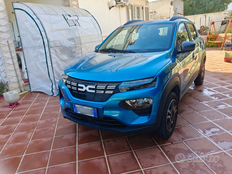 Blu Usata 2023 Dacia Spring Due volumi | 14.500 € (Molto cara) - Immagine 1/4