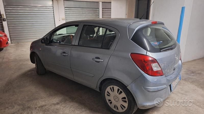 Usata Opel Corsa 75 CV (55 kW) 2007 Grigio Utilitaria