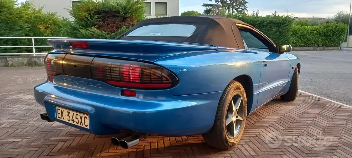 Usata Pontiac Firebird 148 CV (108 kW) 1995 Bluazzurro Cabrio