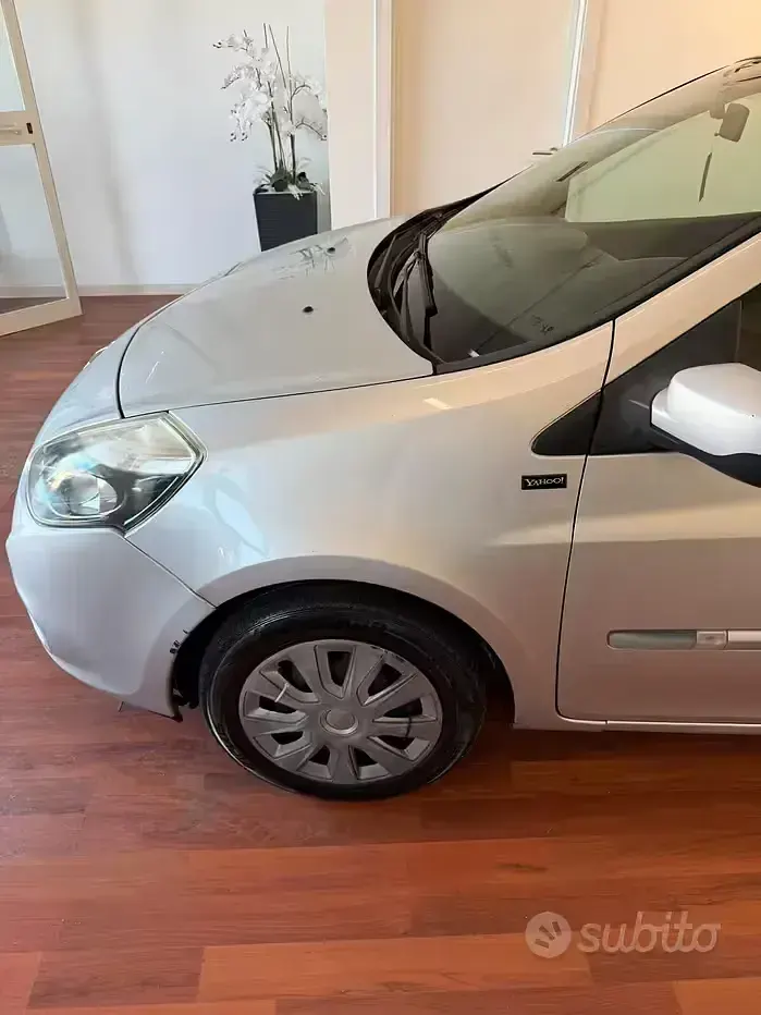 Usata Renault Clio 75 CV (55 kW) 2012 Grigio Utilitaria