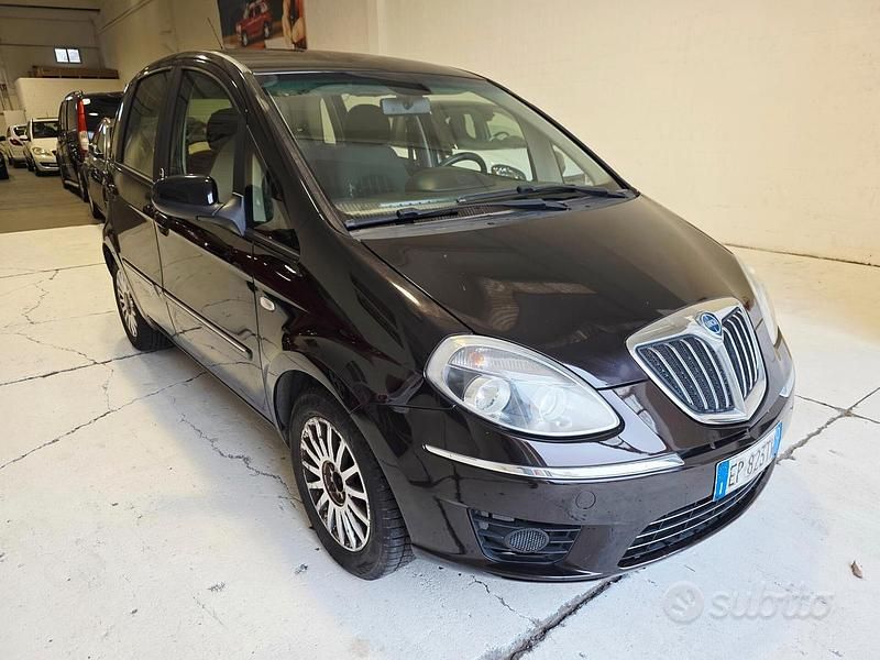 Usata Lancia Musa 77 CV (56 kW) 2012 Nero Monovolume