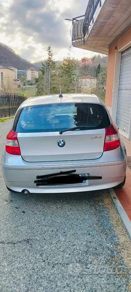 Usata BMW 118 122 CV (89 kW) 2006 Grigio Utilitaria