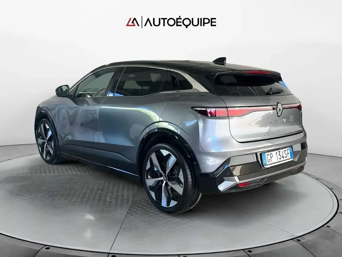 Usata Renault Megane E-Tech Techno 160 kW (218 CV) 2023 Grigio Berlina