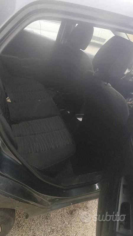 Begagnad Mazda 2 75 HK (55 kW) 2008 Grå Halvkombi