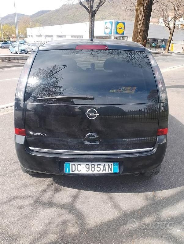 Usata Opel Meriva 90 CV (66 kW) 2006 Nero Monovolume