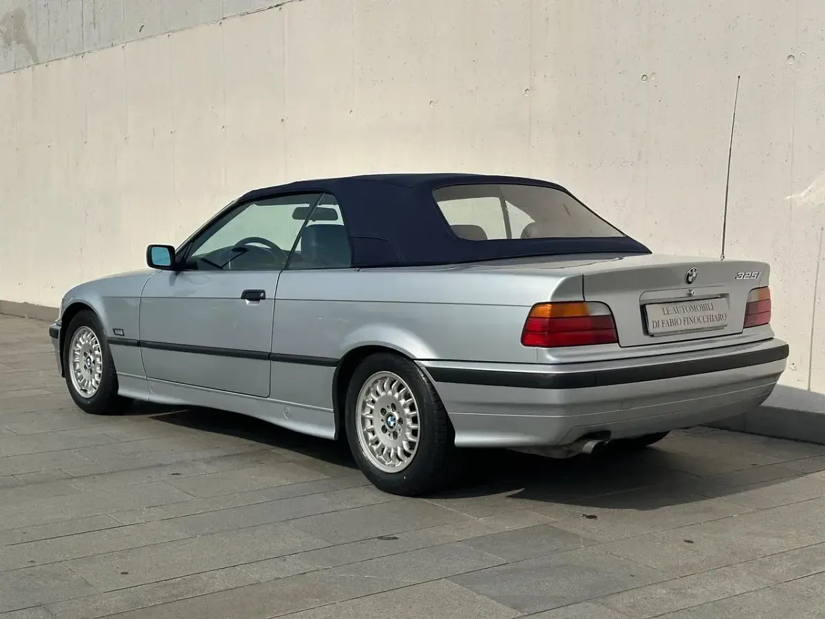 Usata BMW 325 Efficient Dynamics 191 CV (140 kW) 1994 Argento Cabrio