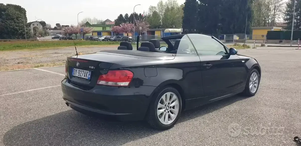 Usata BMW 118 Cabriolet Efficient Dynamics 143 CV (105 kW) 2009 Nero Cabrio