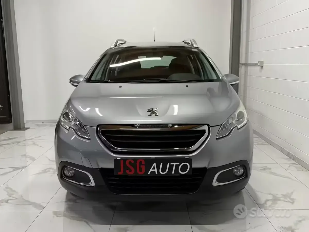 Usata Peugeot 2008 Allure 92 CV (67 kW) 2015 Grigio SUV