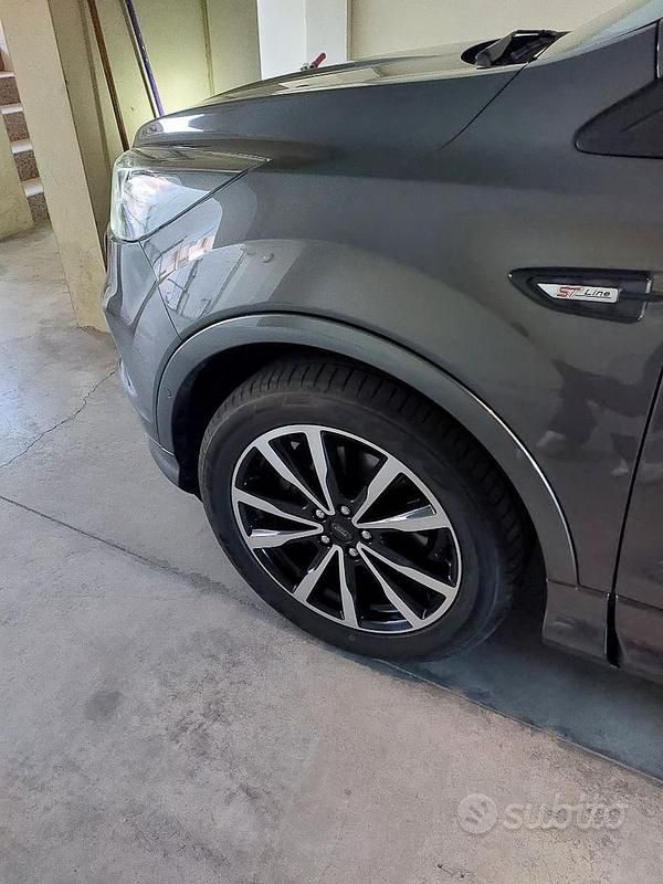 Usata Ford Kuga ST 120 CV (88 kW) 2018 Grigio SUV