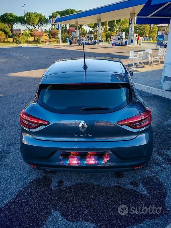 Usata Renault Clio V 101 CV (74 kW) 2020 Utilitaria