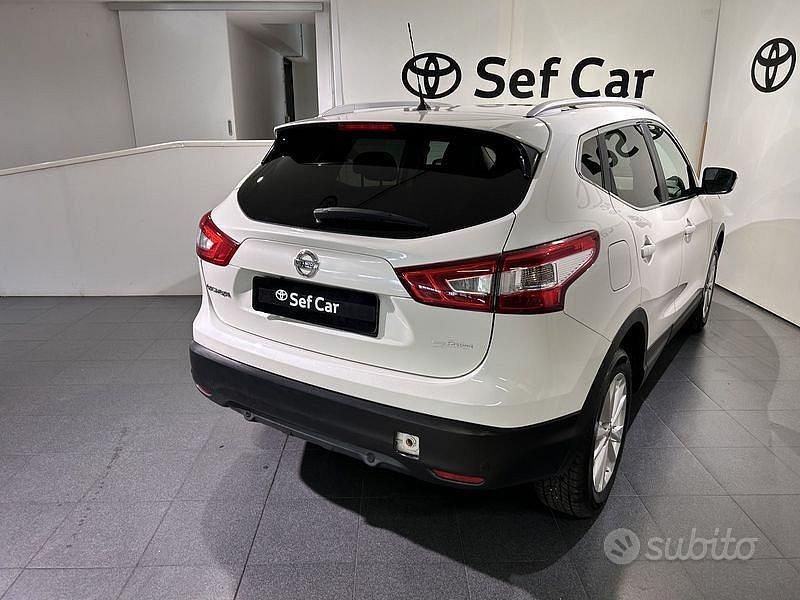 Usata Nissan Qashqai Tekna 131 CV (96 kW) 2017 Bianco SUV