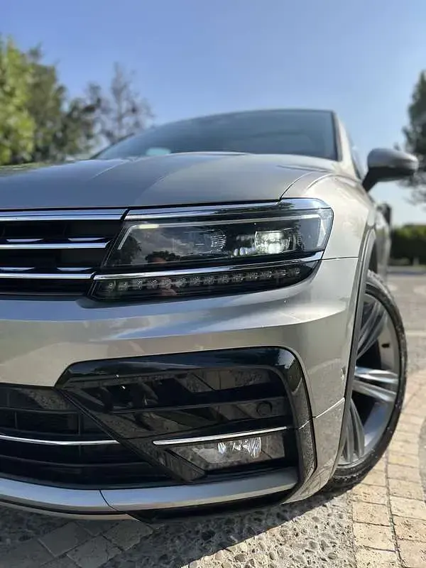 Usata VW Tiguan R-line 177 CV (130 kW) 2019 Grigio SUV
