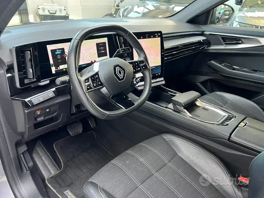 Usata Renault Austral Techno 131 CV (96 kW) 2023 Grigio SUV